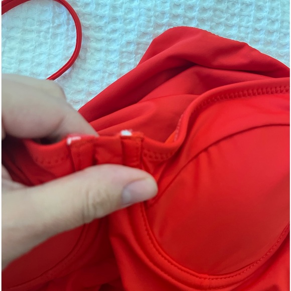 Good American Show Off Underwire One Piece Bright Poppy - Picture 6 of 10